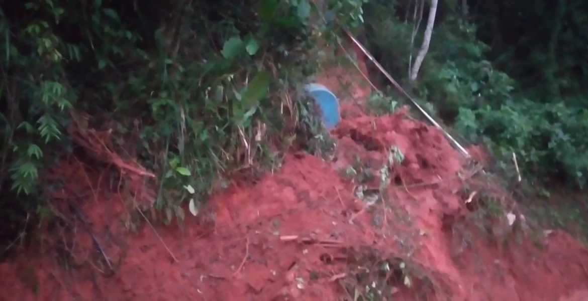 Moradores denunciam tráfico e queda de barreira em Itaipava e cobram ação urgente