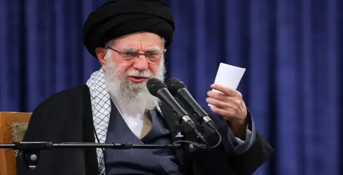 Conflito no Oriente Médio: versões divergentes sobre morte de Ali Khamenei elevam tensão global