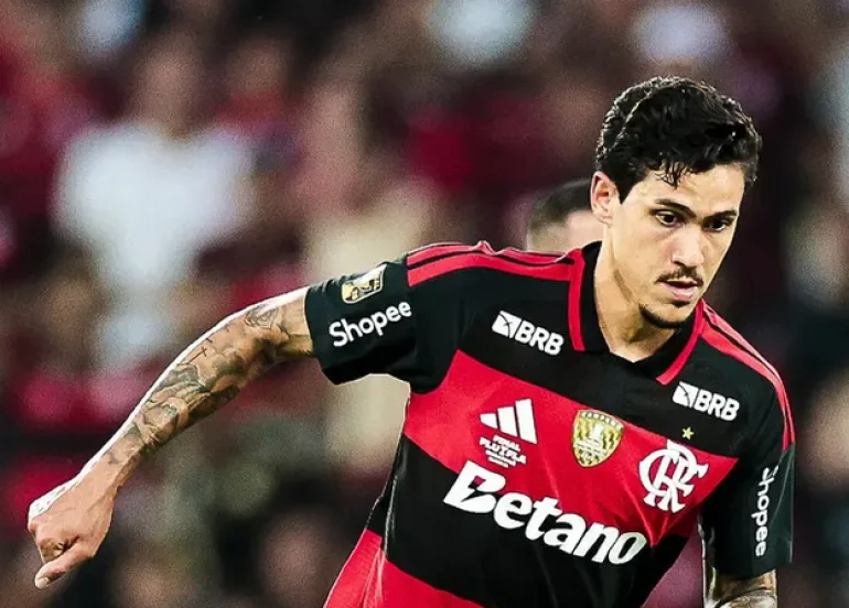 Flamengo vence Fla-Flu com autoridade, provoca rival e tem noite histórica de Pedro